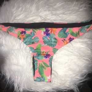 JOLYN reversible “kian” bottoms size large